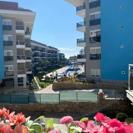 Kestel 100 Qm Teras, Pool 아파트 *